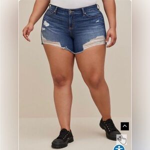 NEW Torrid Feel The Fit Mid Rise Cut Off Blue Distressed Denim Sz 18 Jean Shorts